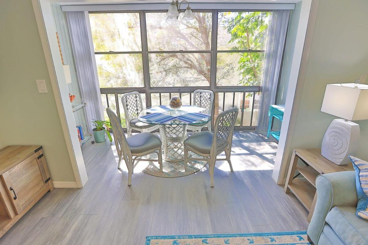 Updated Condo With Pool, Walk To Crescent Beach & Restaurants! Sarasota Exterior foto